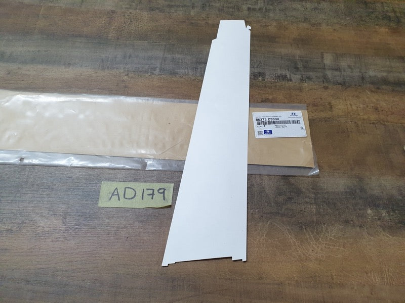 Original New Hyundai Tucson Right Front Door Blackout Foil