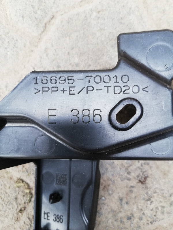 Toyota Land Cruiser 300, Air guide, duct 2023 Left Radiator Ventilation Guide