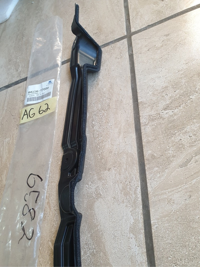 Original New Hyundai i20 Motion 2026 Left Front Fender Liner Insulator