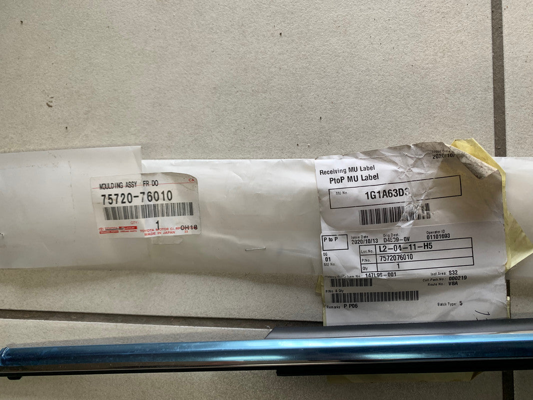 Lexus CT 2017, Chrome Left Front Door Recessed Moulding