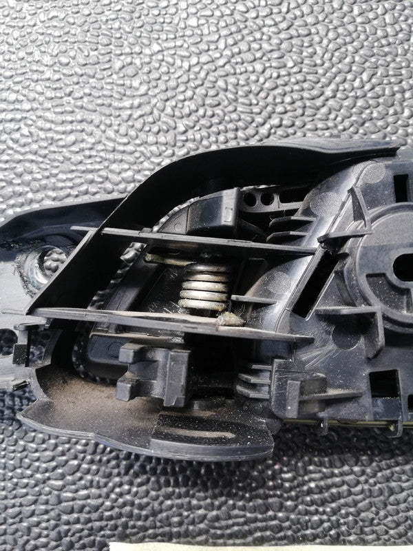 Ford Ranger 2021 Right Front Door Inner Handle In Bracket