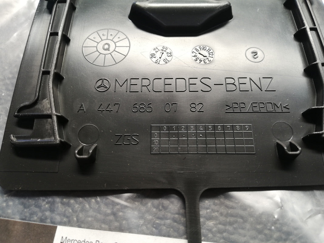 Original Used Mercedes-Benz V-Class Vito Viano 2023 Front Fender Liner Cover