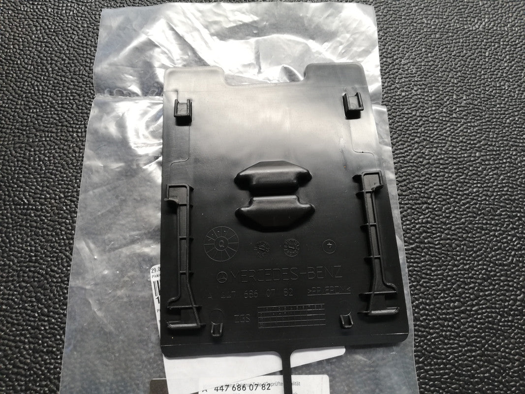 Original Used Mercedes-Benz V-Class Vito Viano 2023 Front Fender Liner Cover