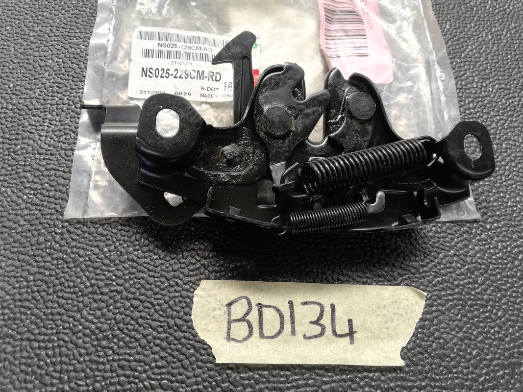 Nissan Aftermarket Hardbody Bonnet Lock