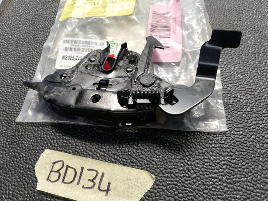 Nissan Aftermarket Hardbody Bonnet Lock