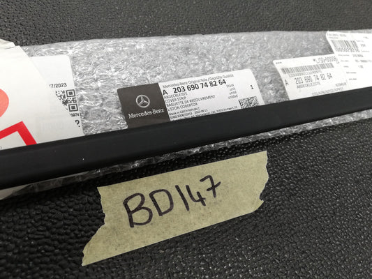 Mercedes-Benz C-Class W203 2005 Right Rear Lower Door Window Moulding, Recessed Moulding