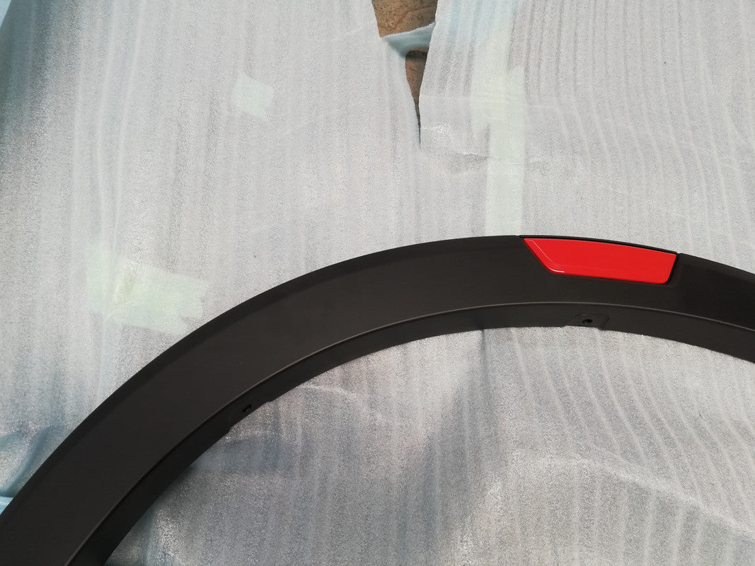 Nissan Navara 2.5DDTI, Arch cover 2022 Right Rear Arch Moulding