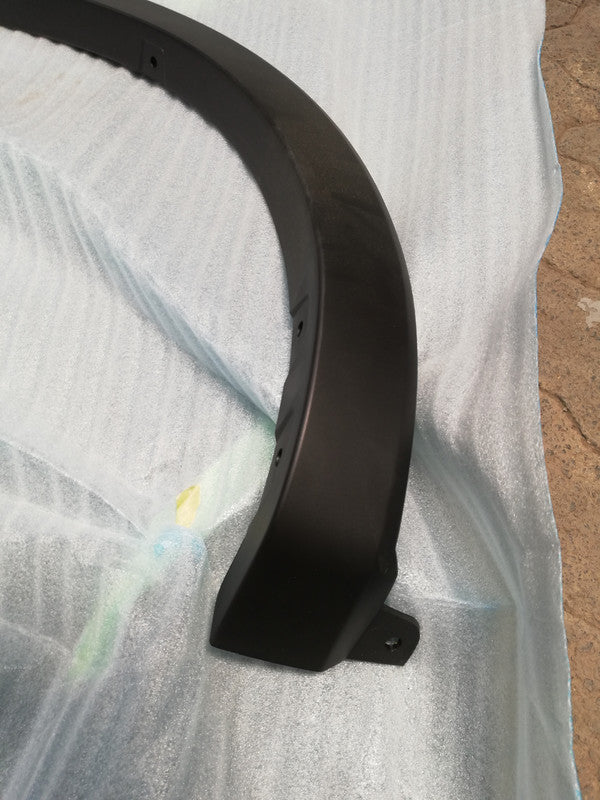 Nissan Navara 2.5DDTI, Arch cover 2022 Right Rear Arch Moulding