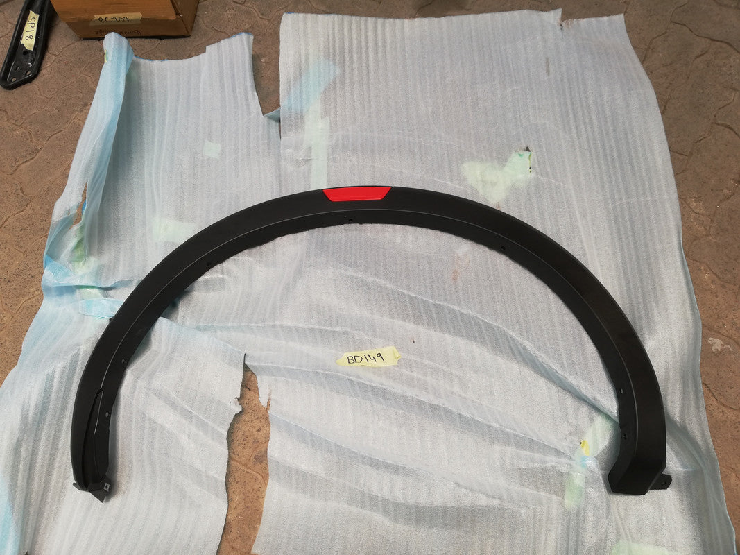 Nissan Navara 2.5DDTI, Arch cover 2022 Right Rear Arch Moulding