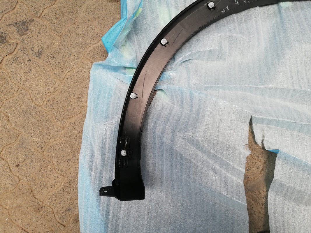 Nissan Navara 2.5DDTI, Arch cover 2022 Right Rear Arch Moulding