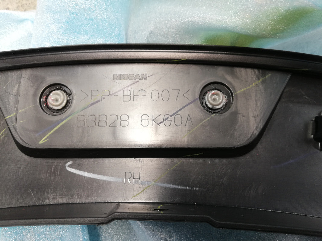 Nissan Navara 2.5DDTI, Arch cover 2022 Right Rear Arch Moulding