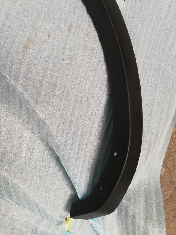 Nissan Navara 2.5DDTI, Arch cover 2022 Right Rear Arch Moulding