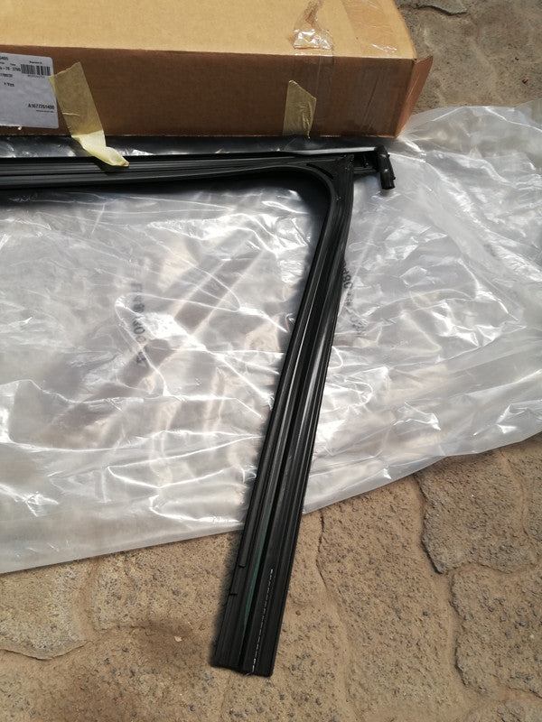 Mercedes-Benz GLE W167, 450, 4MATIC, Seal 2023 Right Rear Door Surrounding Rubber