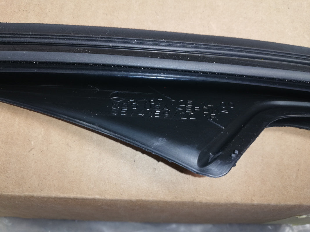 Mercedes-Benz GLE W167, 450, 4MATIC, Seal 2023 Right Rear Door Surrounding Rubber