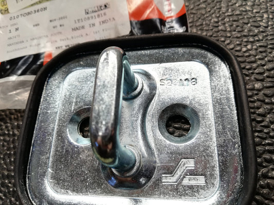 Mahindra Pik Up 2.2, Door Catch 2022 Right Side Door Striker