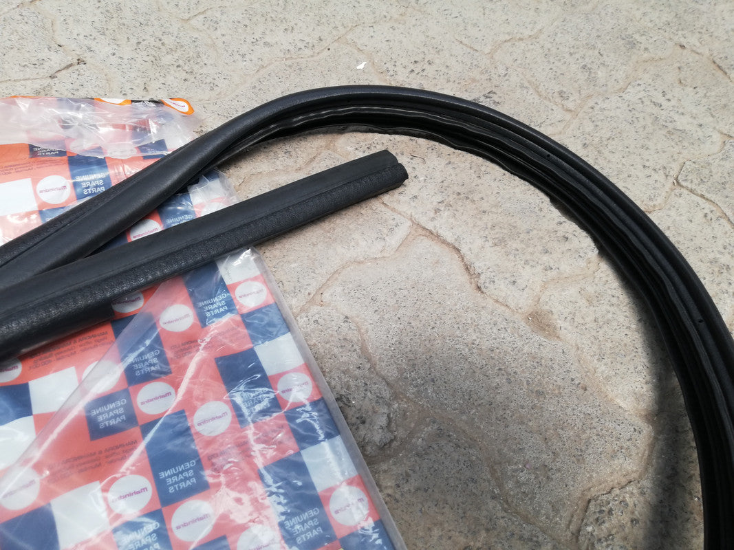 Mahindra Pik Up 2.2, Seal 2022 Right Side Door Rubber