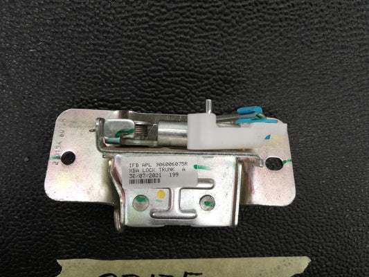 Renault Kwid 1.0 Express 2020 Tailgate Lock