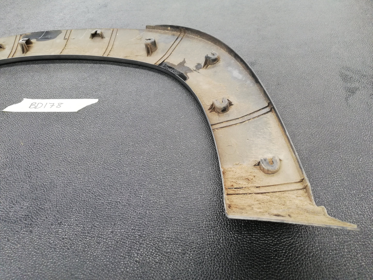 Renault Kwid 1.0 Express 2020 Left Rear Wheel Arch Moulding