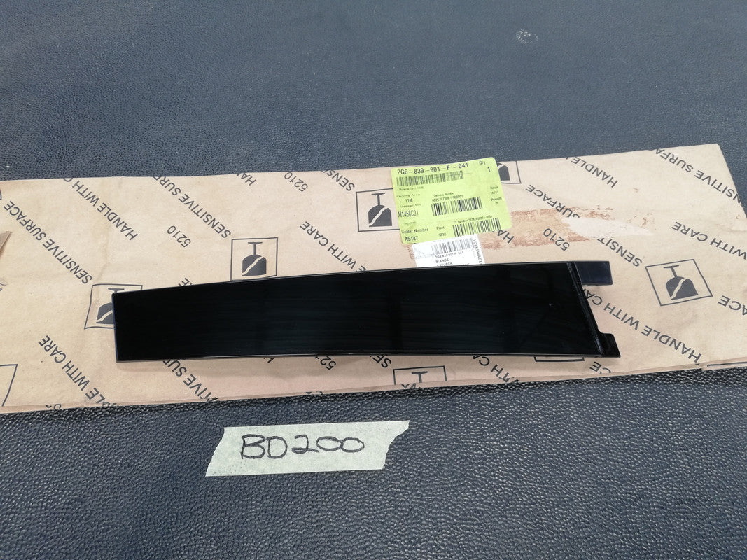 Volkswagen Taigo R-Line 2022 Left Rear Door Front Trim