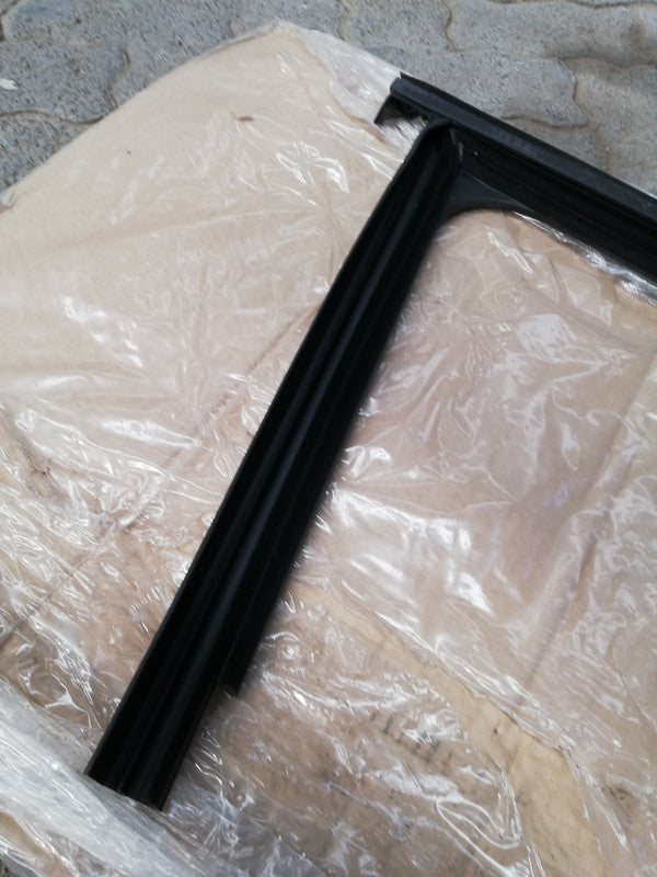 Volkswagen Polo Comfortline 2021 Right Front Window Guide