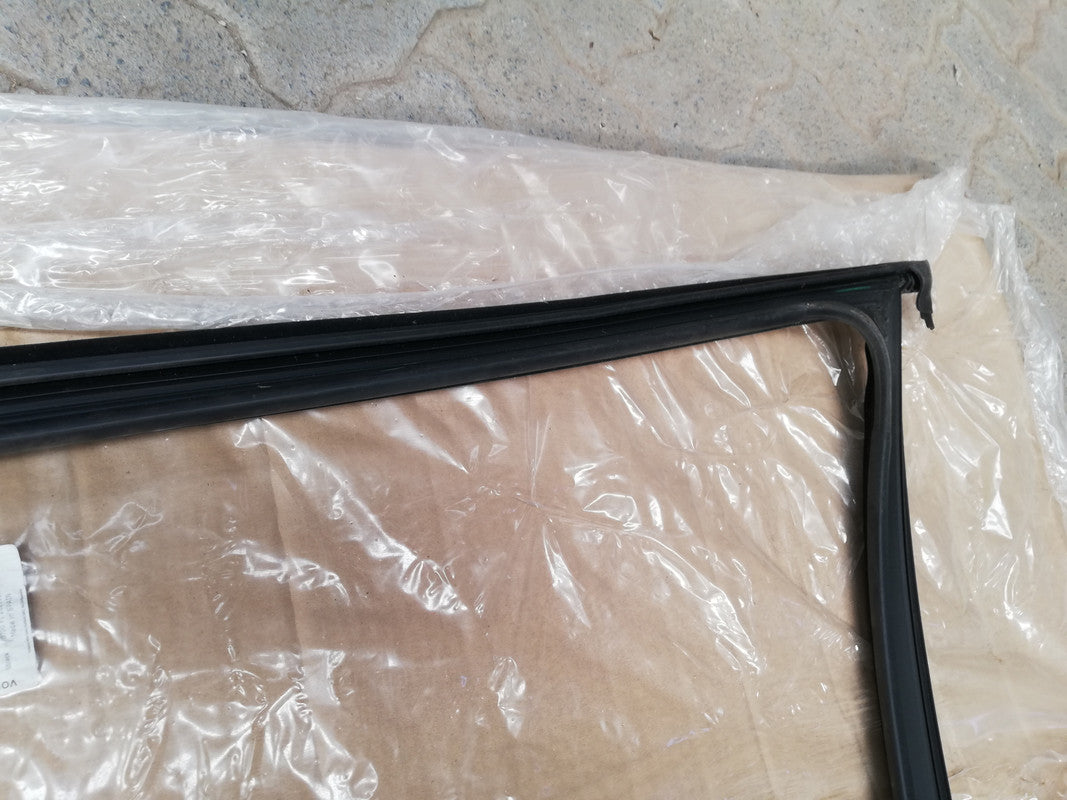 Volkswagen Polo Comfortline 2021 Right Front Window Guide