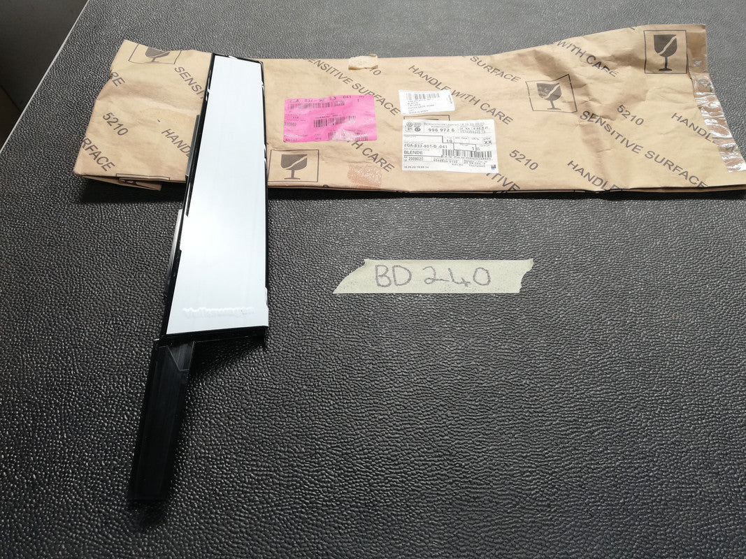 Volkswagen T-Roc 2022 Left Front Door Blackout Moulding