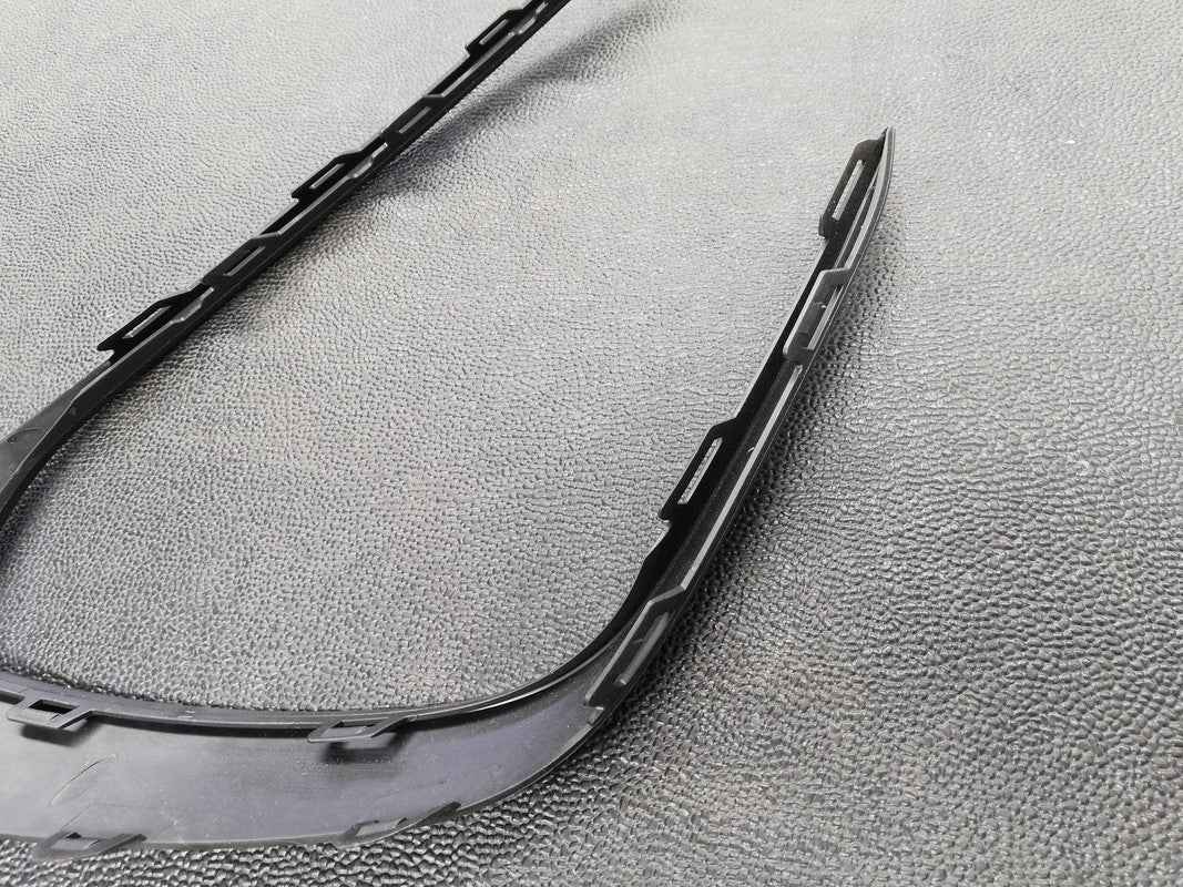 Volkswagen Golf 8 2022 Right Front Grille Moulding