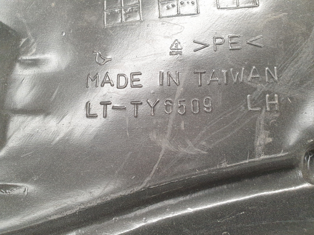 Toyota Aftermarket Hilux 2019 Right Front Fender Liner