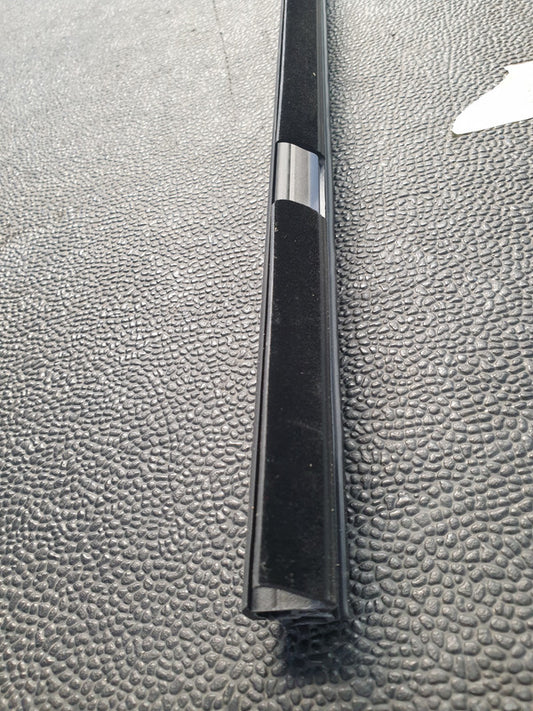 Renault Sandero II 2020 Right Rear Door Recessed Window Moulding