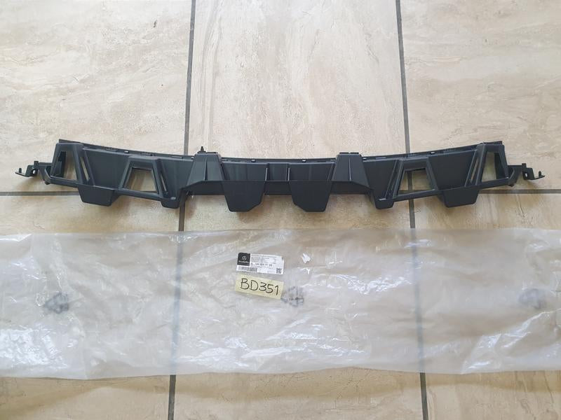 Original New Mercedes-Benz GLE W166 Rear Bumper Centre Mount Bracket