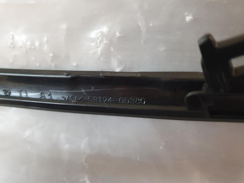 Original New Toyota Yaris Left Radiator Grille Trim
