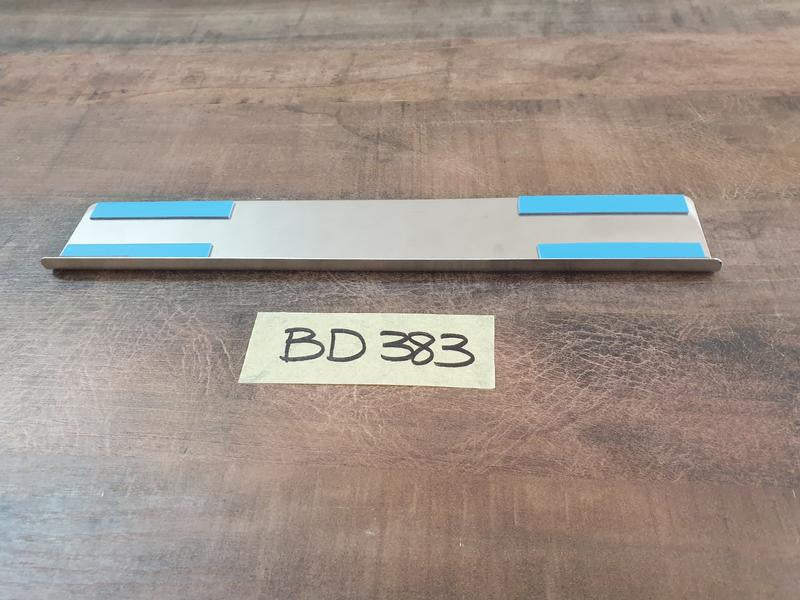 Original New Isuzu MU-X LS Rear Door Step Plate
