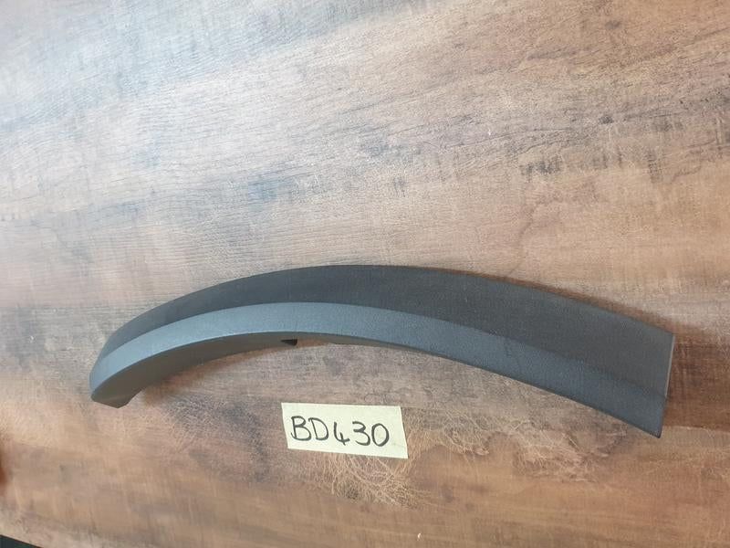 Original Used Toyota Fortuner Left Front Bumper Wheel Arch Cover