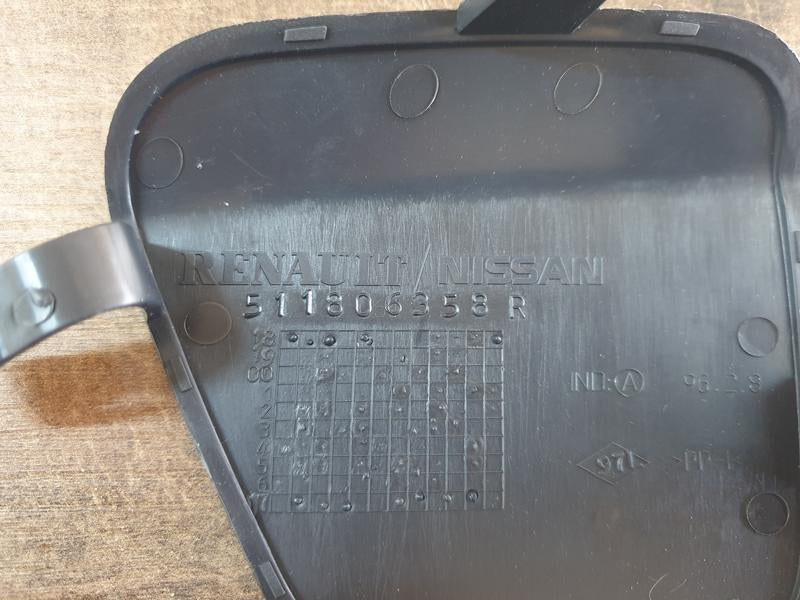 Original New Nissan NP200 Front Bumper Towing Eye Cover 511806358R