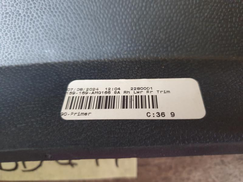 Original New Mercedes-Benz ML 63 AMG Right Rear Lower Bumper Trim Moulding
