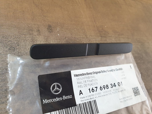 Original New Mercedes-Benz GLE 2019 Left Side Step Center Stud Mounting Rail
