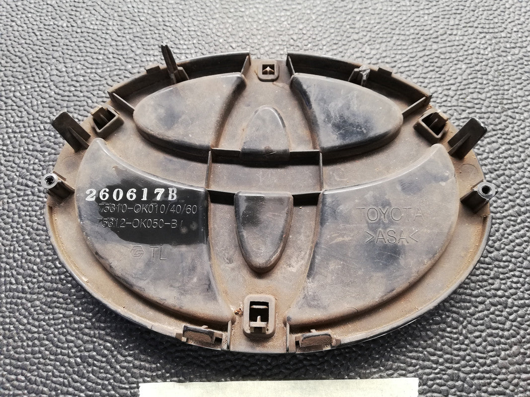 Toyota Hilux 2.4 GD-6 SRX 2018 Radiator Grille Badge