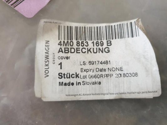 Audi Q7 Radiator Grille Badge Bracket