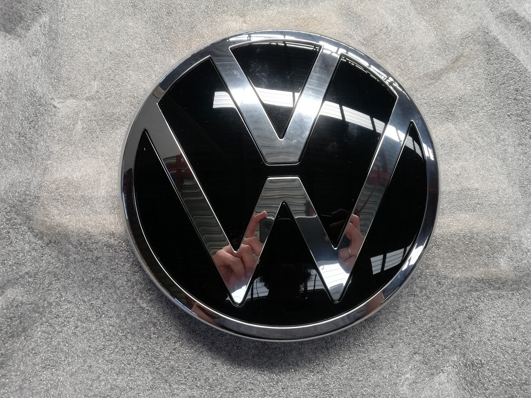 Volkswagen Amarok 2.0 2024 Radiator Grille Badge