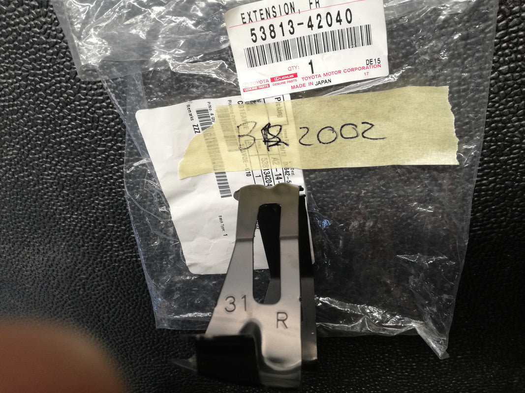 Toyota Rav4 2019 Right Front Fender Bracket