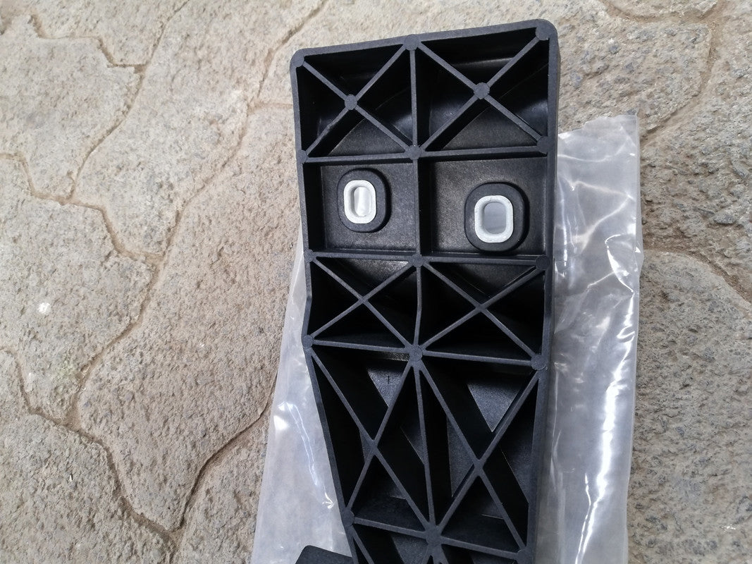 Mercedes-Benz W292 GLE 450, Coupe Right Rear Inner Bumper Support