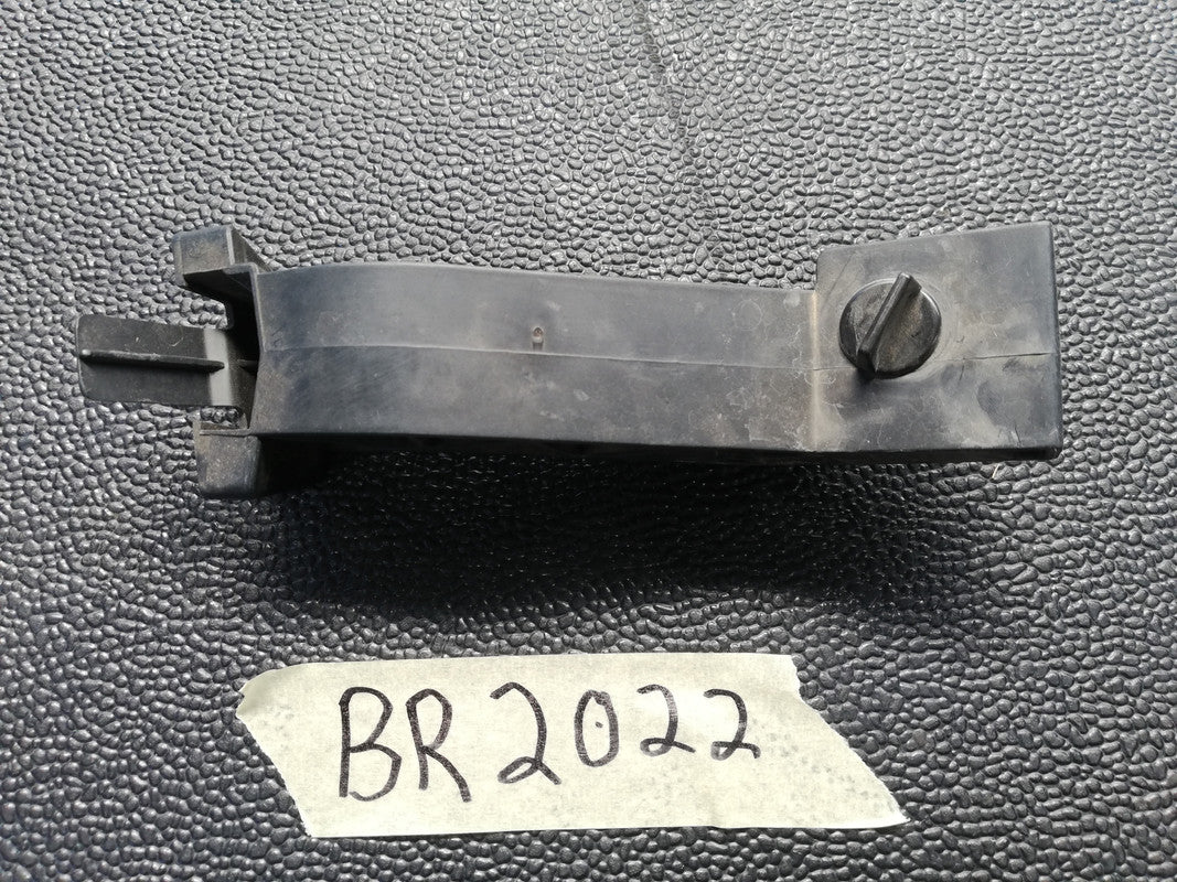 Mercedes-Benz V-Class W447 Vito Viano 2023 Left Front Inner Bumper Bracket