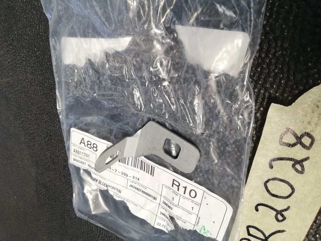 BMW 6 Series Grand F12 2012 Right Front Support Bracket