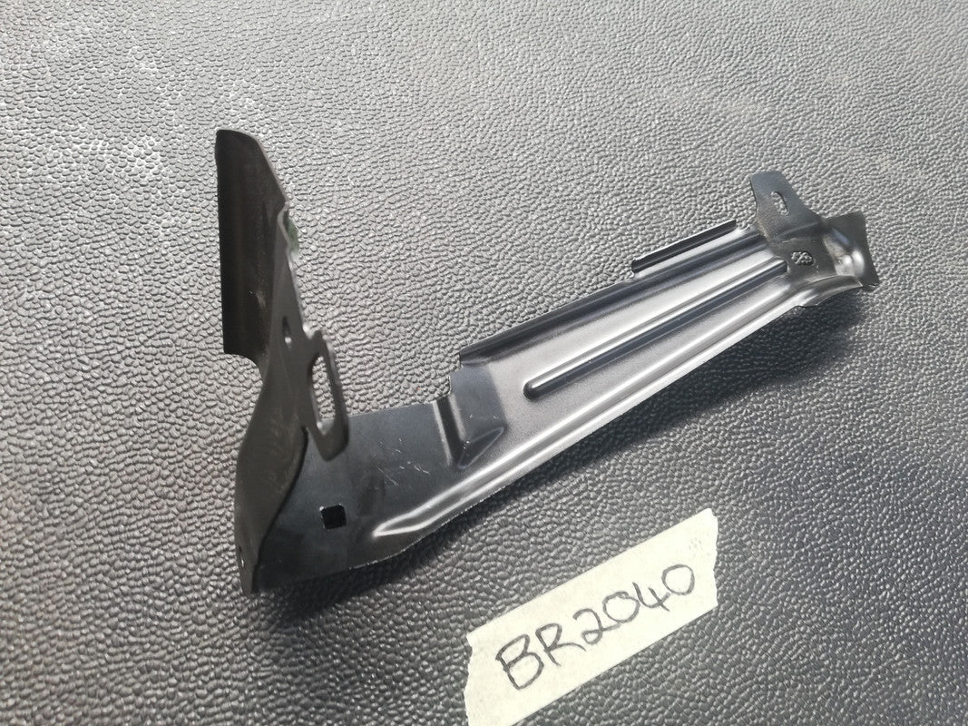 Ford Ranger XLT 2024 Left Front Fender Bracket