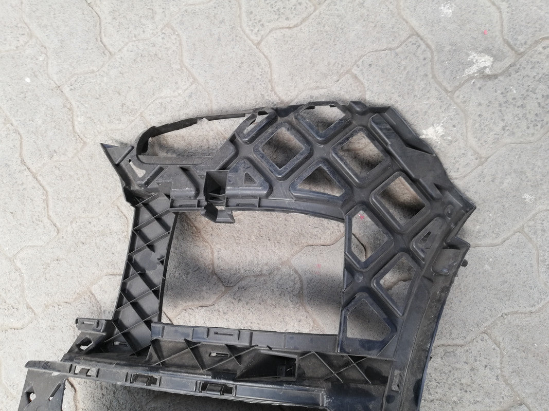 Volkswagen Transporter T6 2019 Left Front Bumper Guide