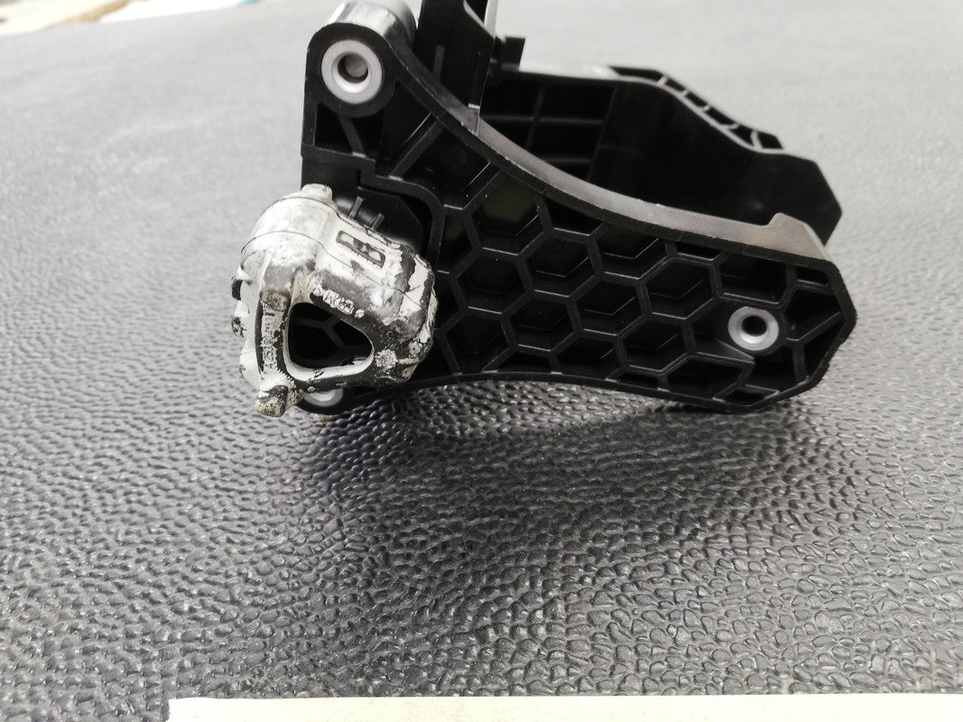 Mercedes-Benz C-Class W206, C180-C250/C200 2022 Right Lower Radiator Bracket