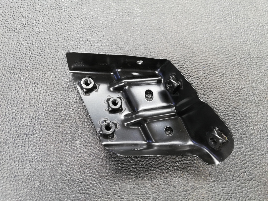 Volkswagen Touareg Left Front Fender Bracket