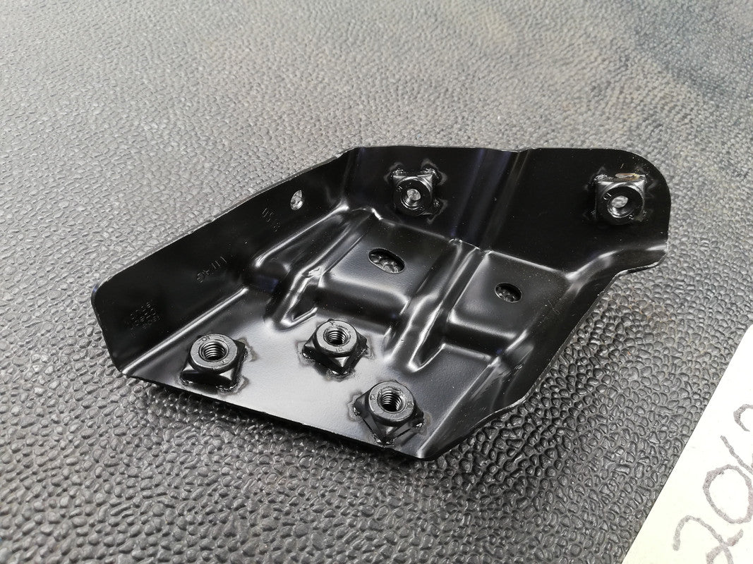 Volkswagen Touareg Left Front Fender Bracket