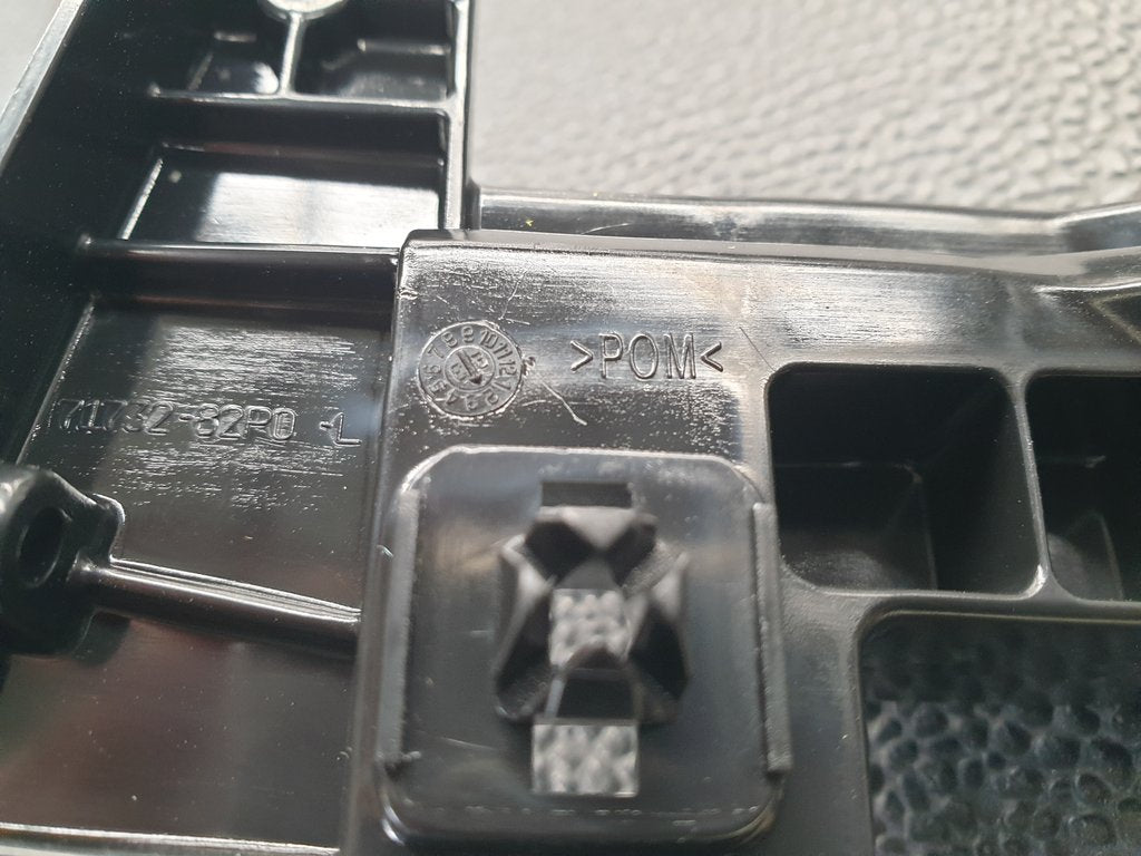 Toyota Urban Cruiser Left Front Bumper Bracket
