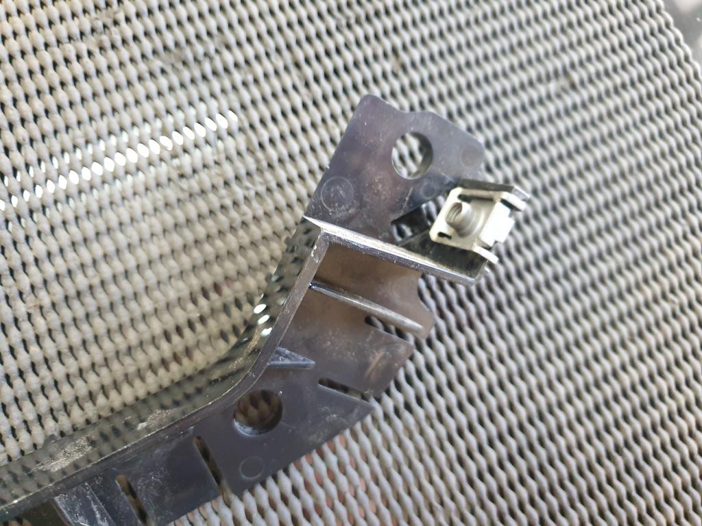 Land Rover Discovery Sport Right Front Bumper Bracket